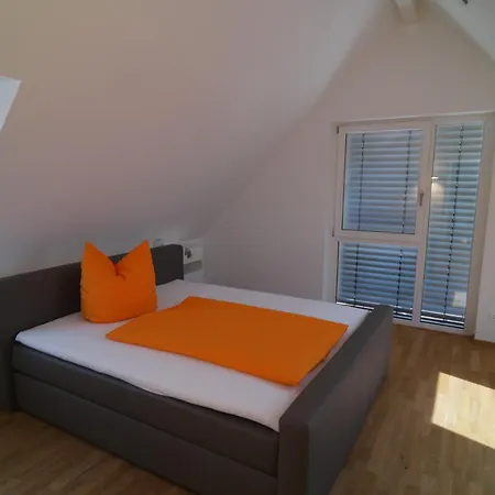 Skyline Apartment *